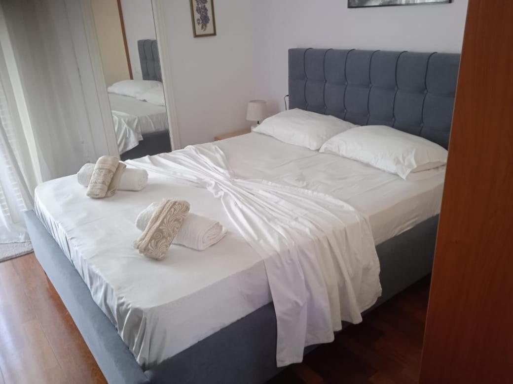 Vila N Dervishi Vlorë Eksteriør bilde